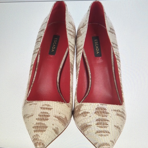 EUC ESCADA Snakeskin Printed Pumps IT 39 - Picture 4 of 5